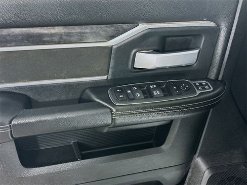 Used 2024 RAM 2500 Big Horn image 25
