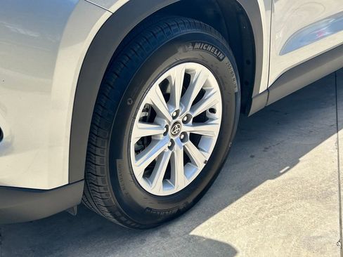 Used 2025 Toyota Grand Highlander FWD image 9