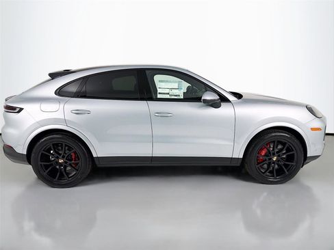 New 2025 Porsche Cayenne S image 21