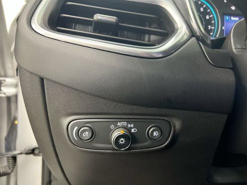 Used 2021 Chevrolet Equinox LT FWD image 18