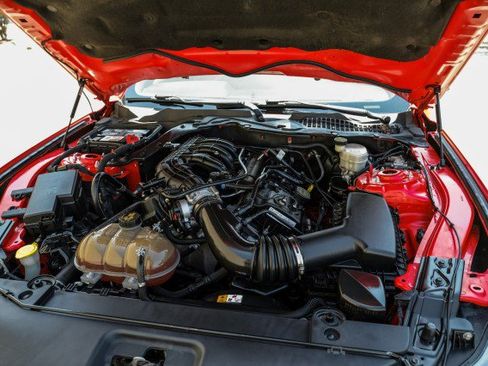 Used 2017 Ford Mustang Coupe RWD image 38