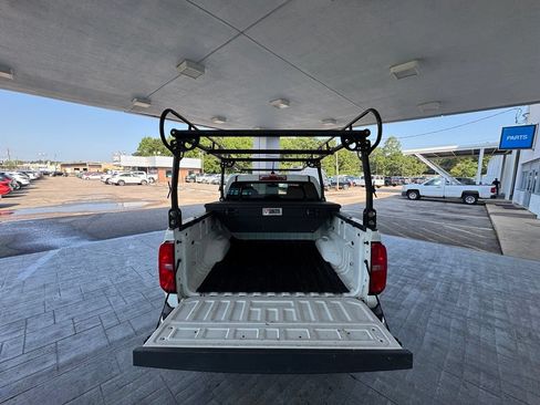 Used 2022 Chevrolet Colorado W/T w/ WT Convenience Package RWD image 9