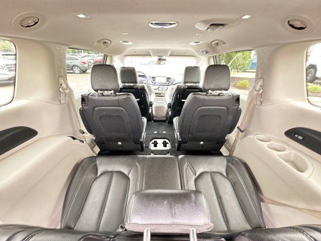 Used 2022 Chrysler Pacifica Touring-L w/ Uconnect Theater Family Group FWD image 20