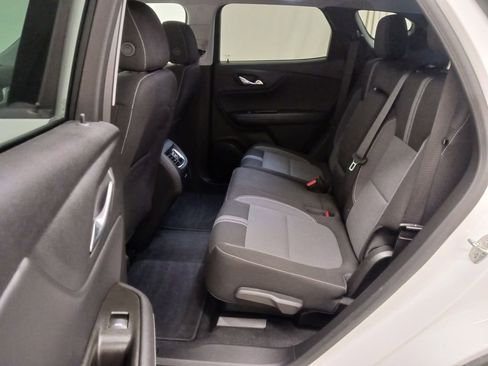 Used 2025 Chevrolet Blazer LT AWD/4WD image 17