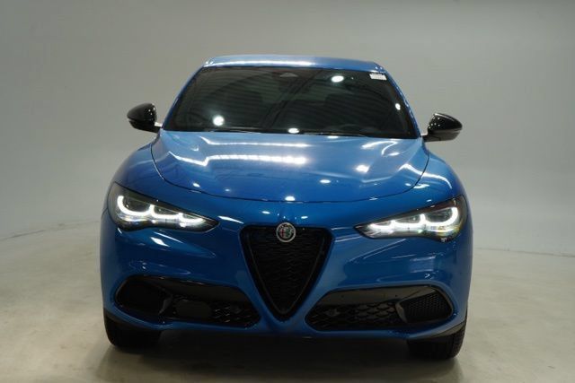 New 2025 Alfa Romeo Stelvio Sprint AWD/4WD image 2