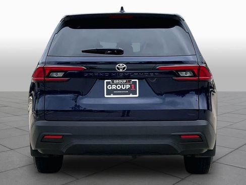 Used 2025 Toyota Grand Highlander FWD image 5