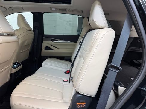 Used 2023 INFINITI QX60 Luxe w/ Performance Audio Package image 16