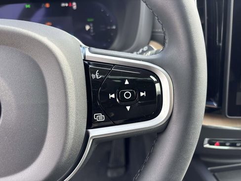 New 2026 Volvo XC60 T8 Ultra w/ Protection Package Premier image 18