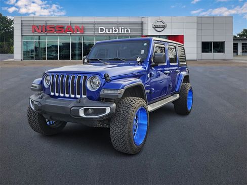 Used 2018 Jeep Wrangler Unlimited Sahara image 1