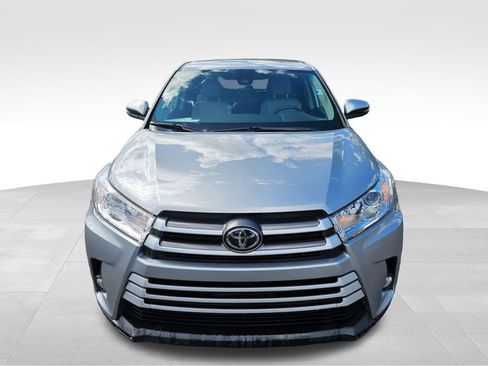 Used 2019 Toyota Highlander Plus image 3