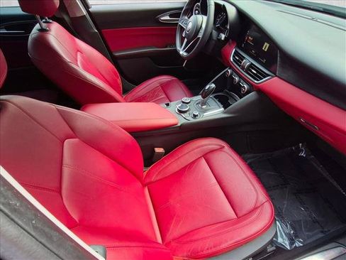 Used 2019 Alfa Romeo Giulia RWD image 20