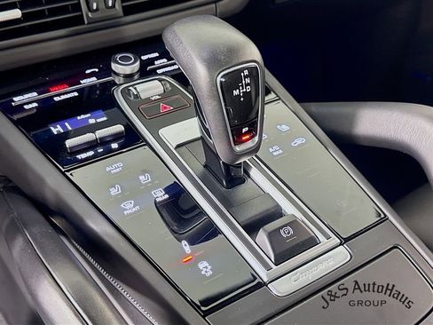 Used 2021 Porsche Cayenne Turbo image 22