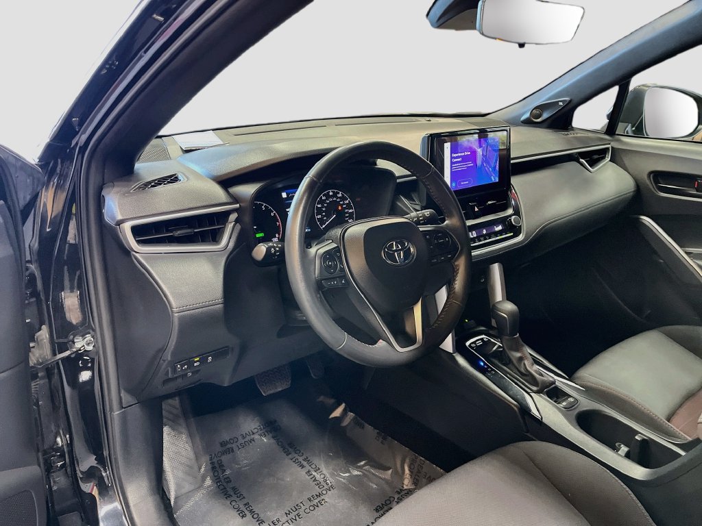 Used 2024 Toyota Corolla Cross AWD Hybrid w/ Moonroof Package image 9