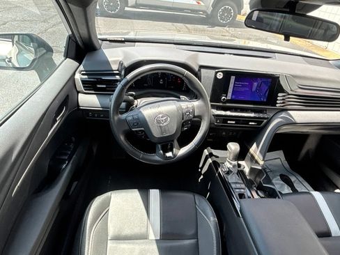 Used 2025 Toyota Camry SE FWD image 3