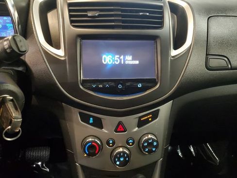Used 2015 Chevrolet Trax LT w/ LT Sun and Sound Package AWD/4WD image 19