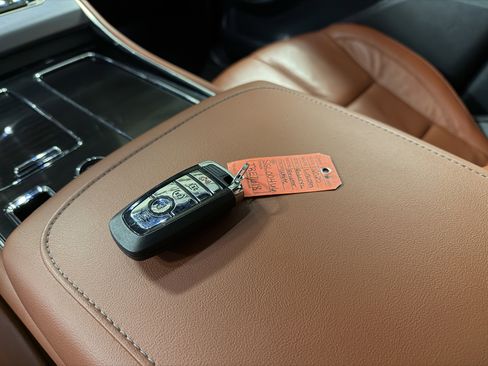 Used 2025 Lincoln Aviator Reserve w/ Illumination Package image 14