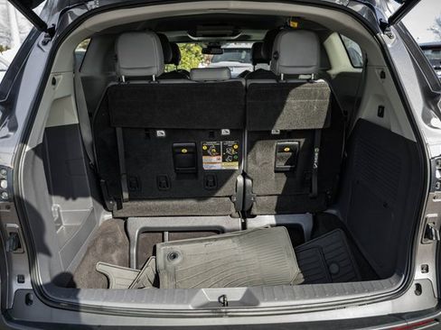 Used 2021 Toyota Sienna XLE image 11