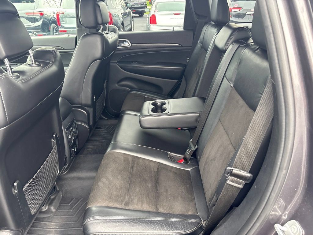 Used 2018 Jeep Grand Cherokee Altitude AWD/4WD image 26