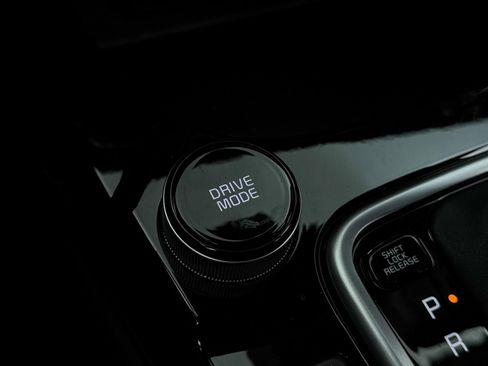 Certified 2026 Kia Seltos EX image 9