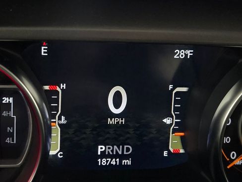 Used 2023 Jeep Gladiator Willys image 24