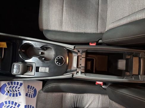 Used 2023 Nissan Rogue SV image 30