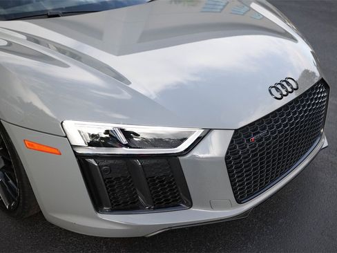 Used 2018 Audi R8 V10 plus image 12