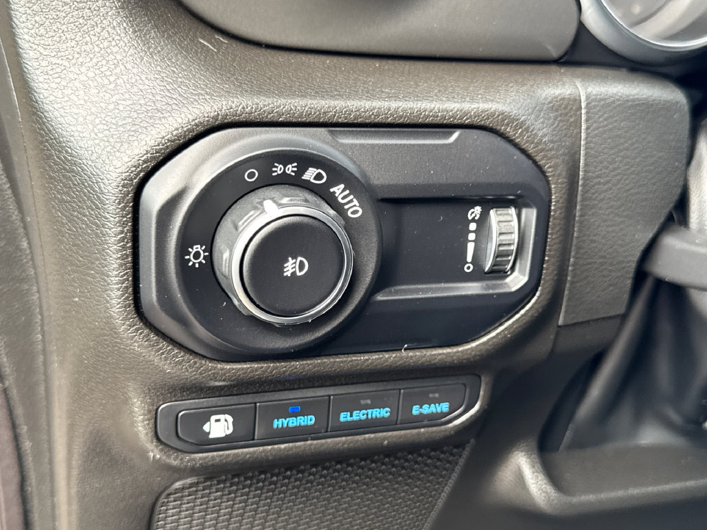 Certified 2023 Jeep Wrangler Unlimited w/ 8.4" Radio Group AWD/4WD image 28