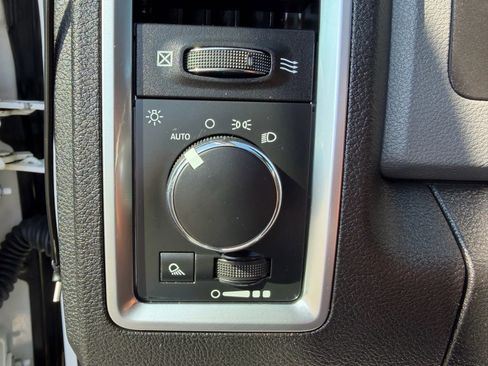 Used 2017 RAM 1500 Classic SLT image 20