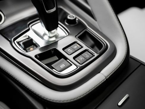 Used 2020 Jaguar F-TYPE Coupe image 52