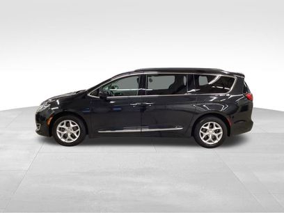 Used 2017 Chrysler Pacifica Touring-L w/ Tire & Wheel Group