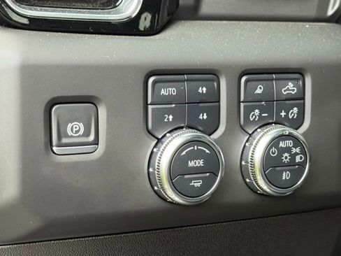 Used 2025 GMC Sierra 3500 Denali w/ Denali Reserve Package image 27