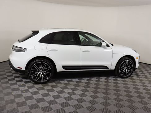 Used 2025 Porsche Macan image 7