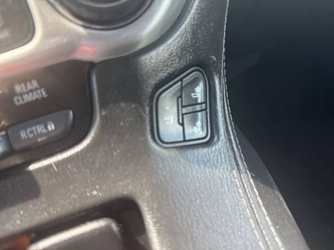 Used 2016 GMC Yukon SLT AWD/4WD image 56