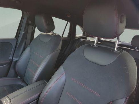 Certified 2022 Mercedes-Benz GLA 250 4MATIC image 18