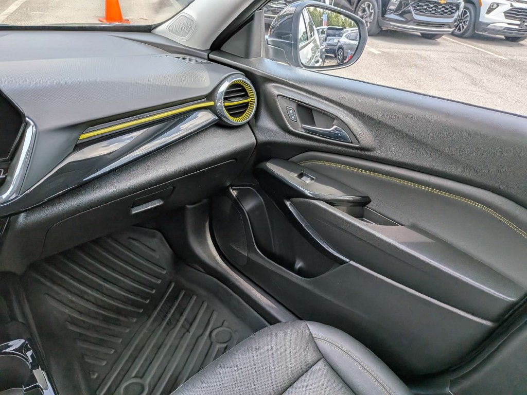 Used 2025 Chevrolet Trax ACTIV w/ Driver Confidence Package FWD image 17