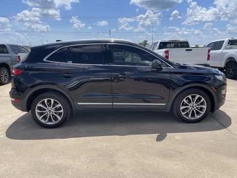 Used 2019 Lincoln MKC Select w/ Select Plus Package FWD image 3