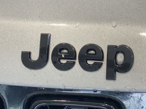 Used 2018 Jeep Compass Latitude w/ Popular Equipment Group AWD/4WD image 10