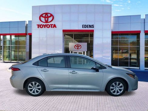 Used 2024 Toyota Corolla LE image 2