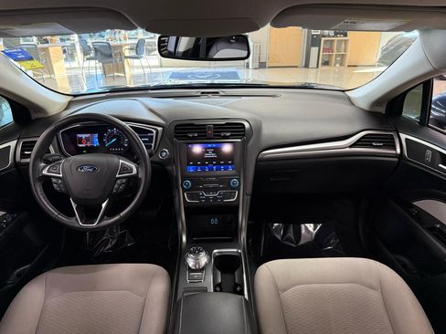 Used 2019 Ford Fusion SE w/ Equipment Group 151A image 11