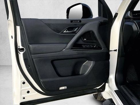 Used 2023 Lexus LX 600 4WD w/ Appearance Package image 18