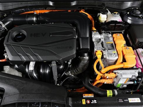 Used 2025 Hyundai Sonata Limited image 24