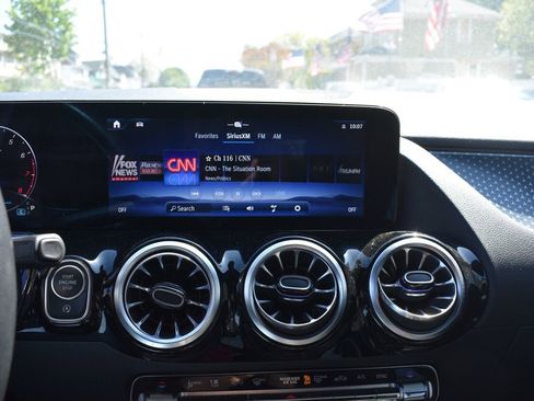 Used 2025 Mercedes-Benz GLA 250 image 18