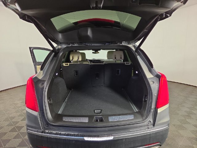 Used 2018 Cadillac XT5 Luxury w/ Driver Awareness Package FWD image 33