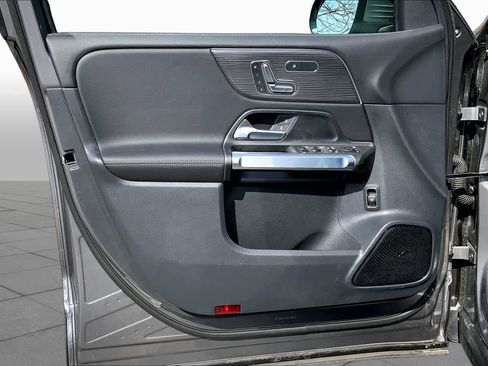 New 2026 Mercedes-Benz GLB 250 4MATIC image 14