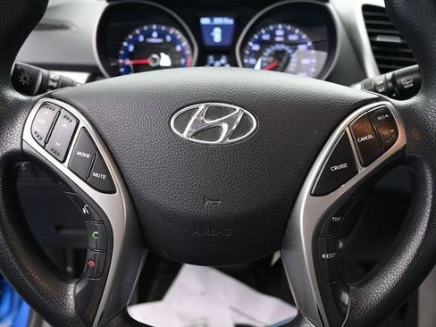 Used 2017 Hyundai Elantra GT image 27