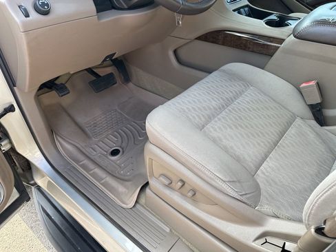 Used 2016 Chevrolet Suburban LS image 28