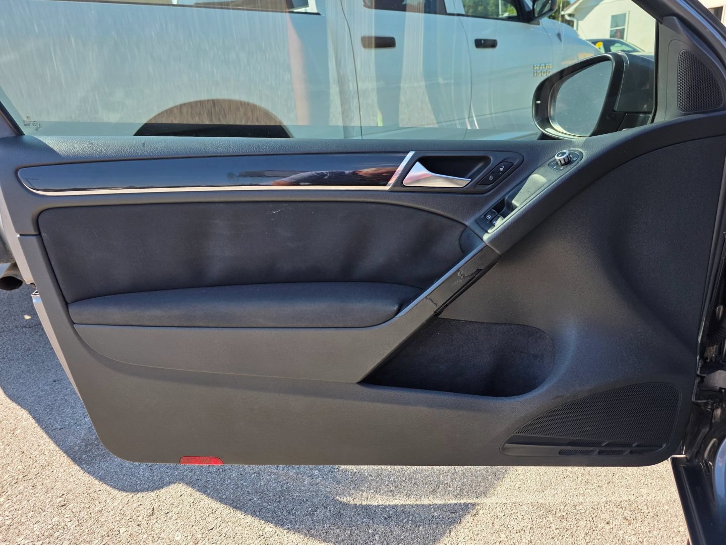 Used 2010 Volkswagen GTI 2-Door FWD image 9