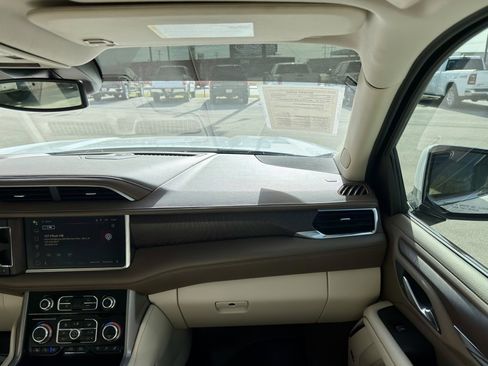 Used 2023 GMC Yukon XL Denali image 18