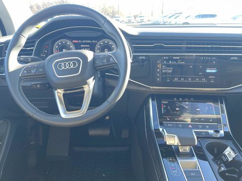 Used 2025 Audi Q7 2.0T Premium w/ Convenience Plus Package image 16