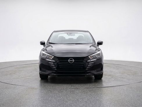 Used 2025 Nissan Versa SV FWD image 2